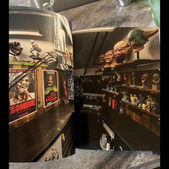 Inside The Studio - The Sideshow Collectibles Studio Book - Figures Art Creators - Picture 14 of 16